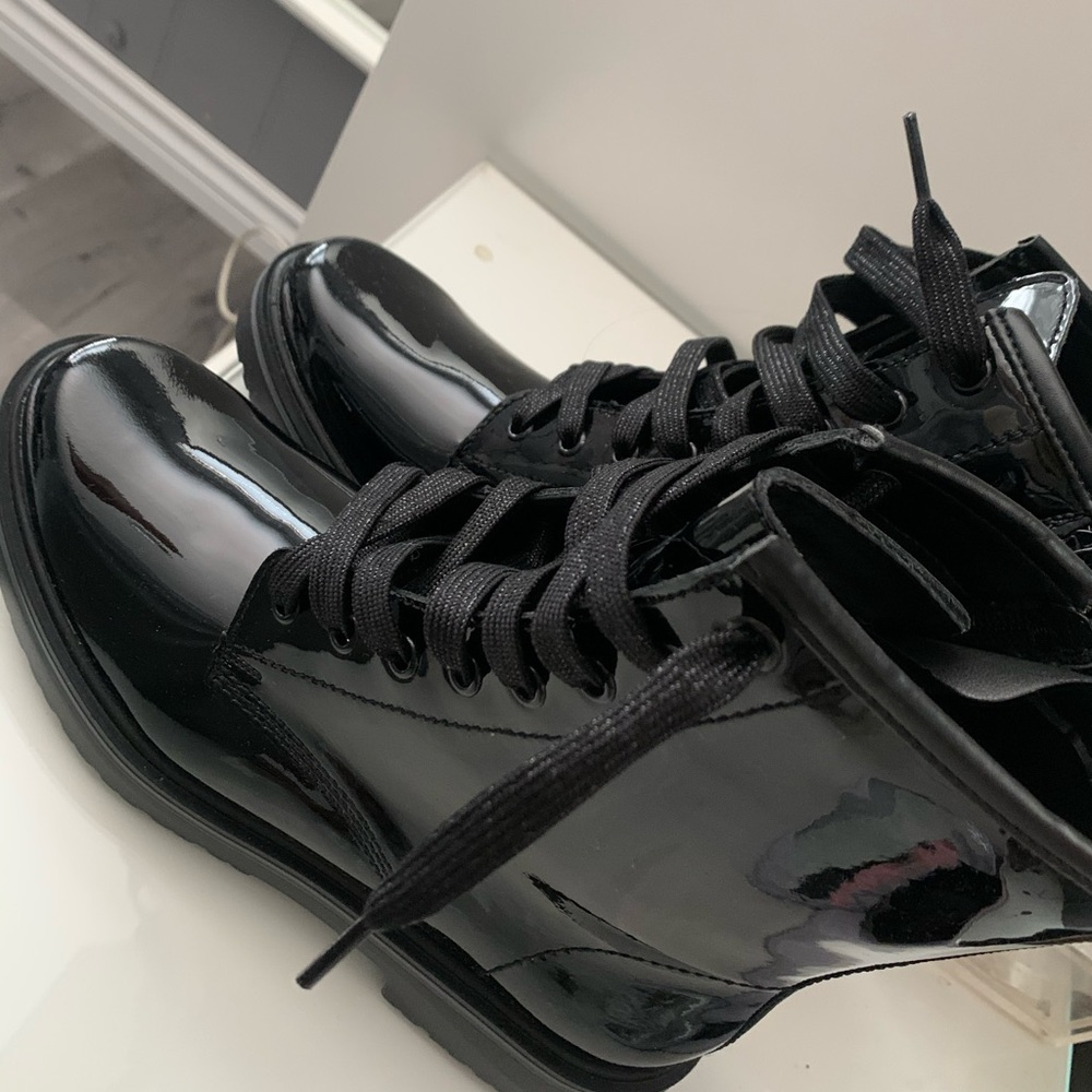 New black boots